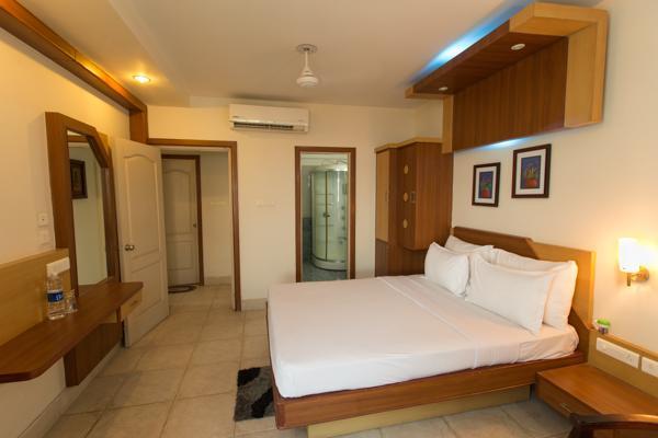 Empires Hotel Пури Экстерьер фото