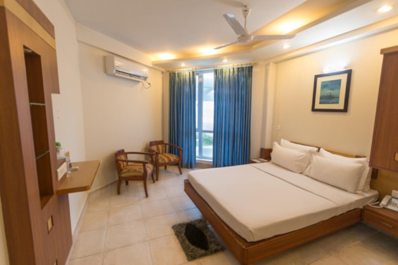 Empires Hotel Пури Экстерьер фото