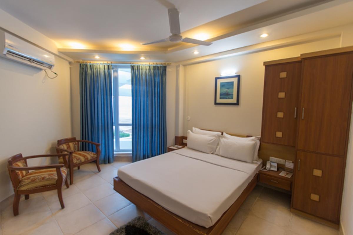 Empires Hotel Пури Экстерьер фото