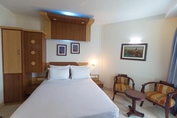 Empires Hotel Пури Экстерьер фото