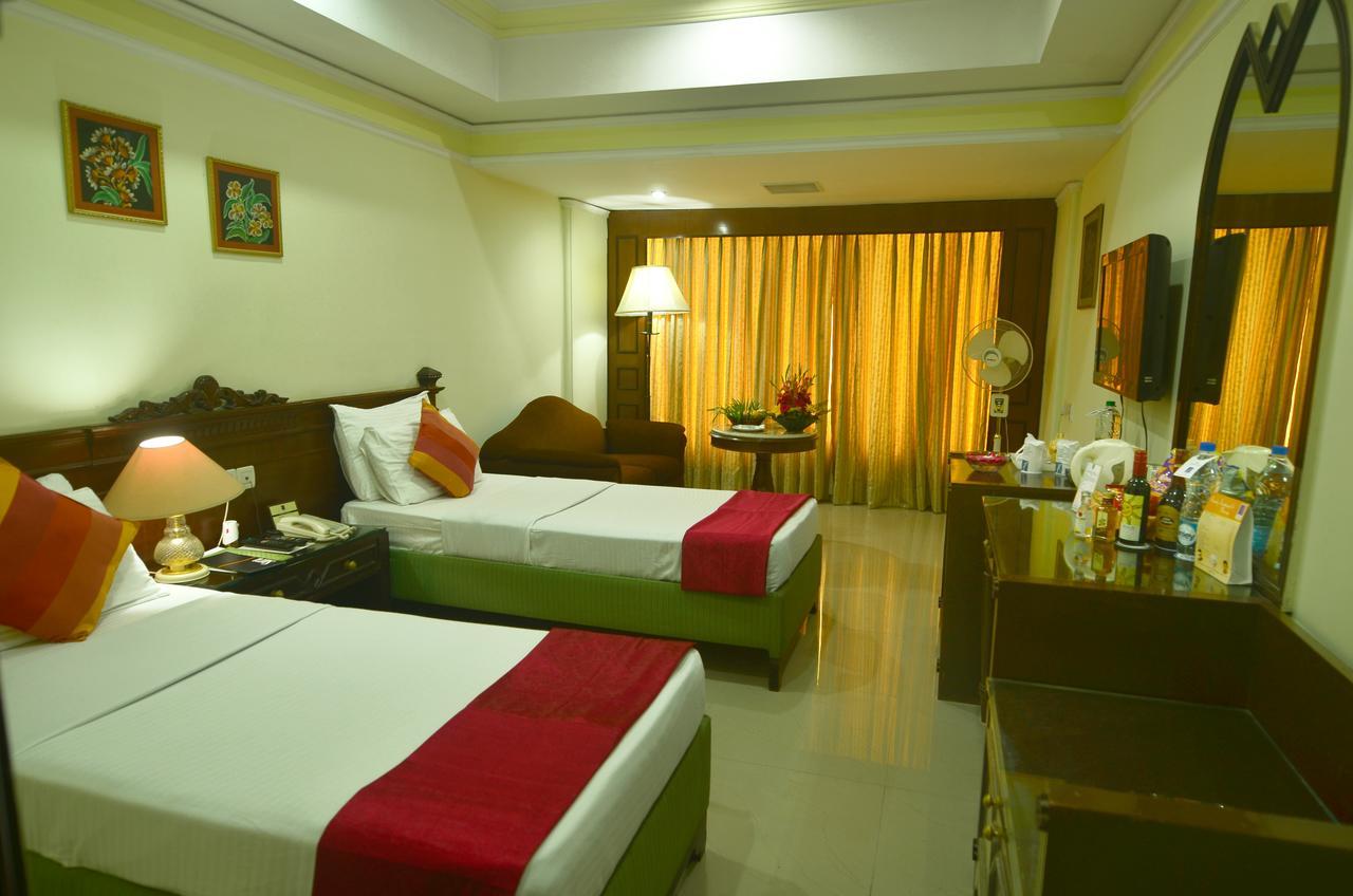 Empires Hotel Пури Экстерьер фото