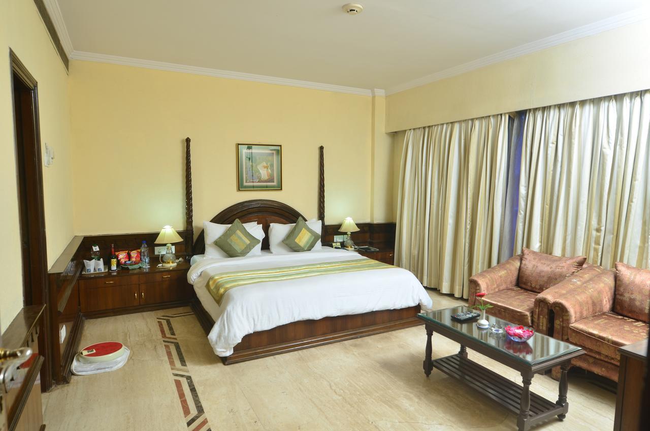 Empires Hotel Пури Экстерьер фото